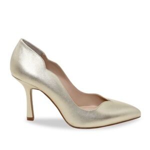 Charles David Innocent Leather Sweetheart Slip On Heel Pumps in Gold - NWT